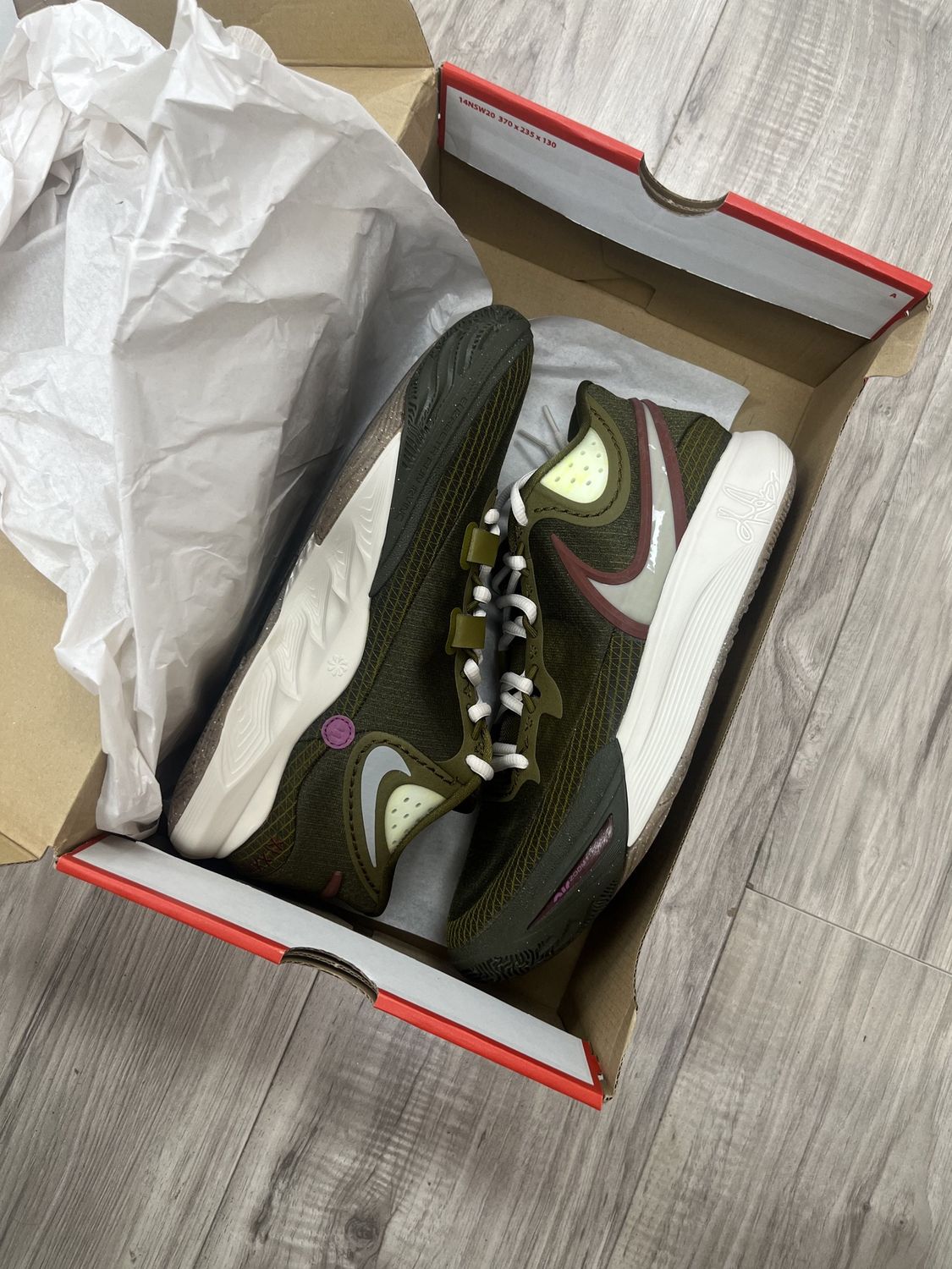 KYRIE 8 N7 OLIVE  | NEW |, NEW: 11