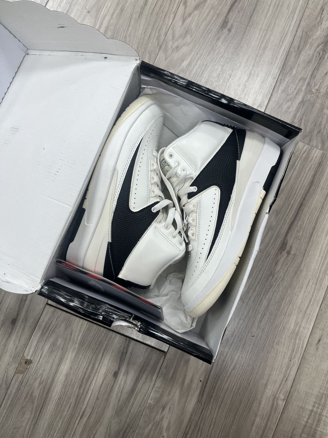 JORDAN 2 HIGH WHITE BLACK  | NEW |, NEW: 7.5W