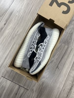 YEEZY 350 WHITE BLACK COMFORT KNIT CLEAN