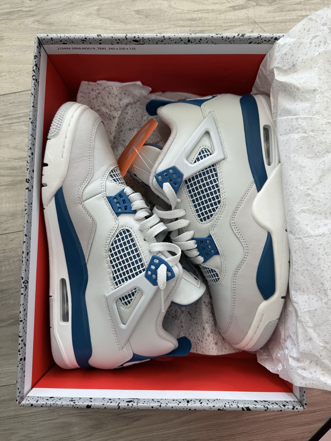 JORDAN 4 MILITARY BLUE, USED: 9.5