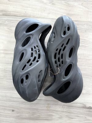 YEEZY FOAM CARBON | NEW | NO BOX |