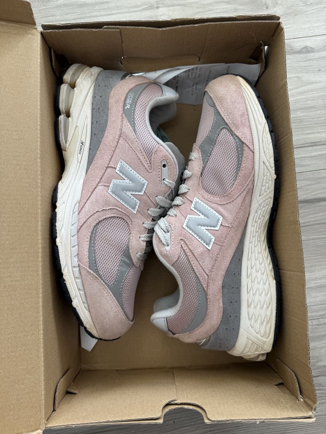NEW BALANCE 2002R PINK GREY, USED: 11.5