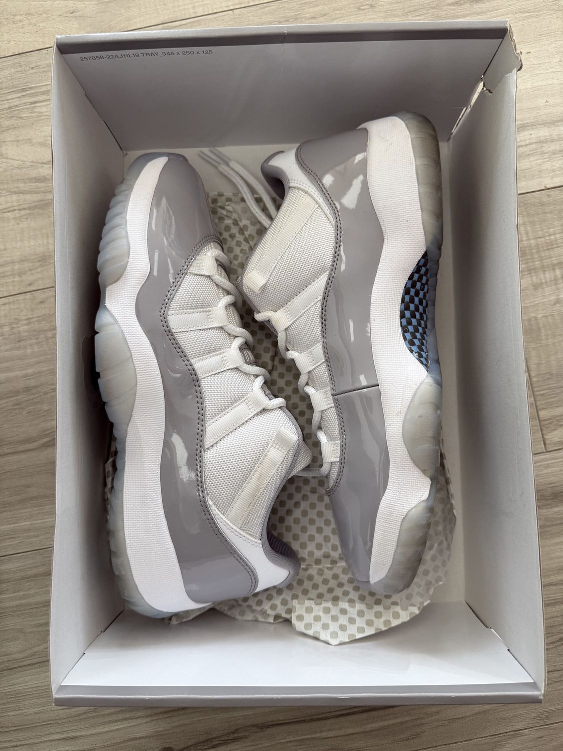 JORDAN 11 LOW CEMENT GREY, USED: 10