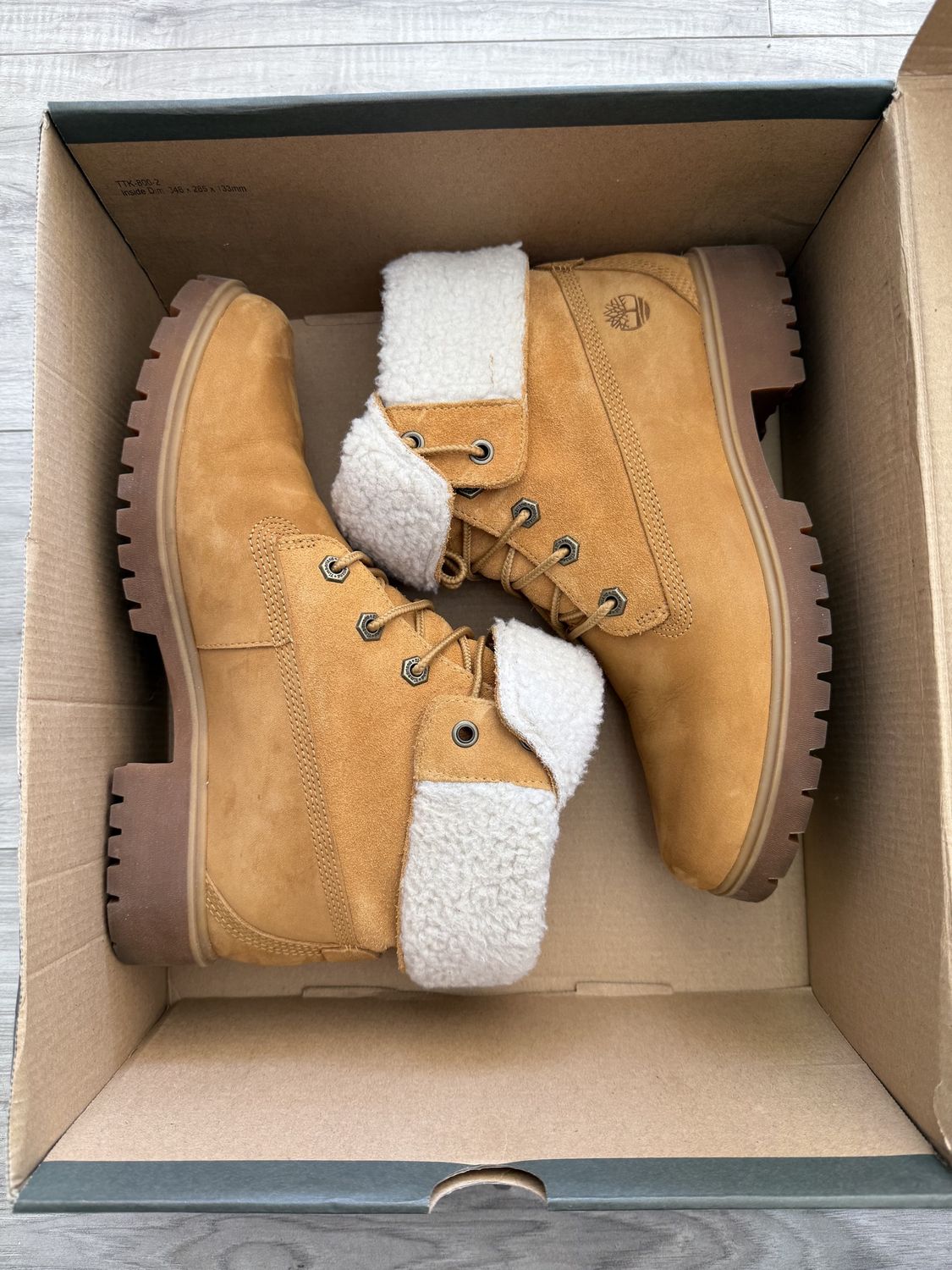 TIMBERLAND FLEECE FOLD DOWN WHEAT NUBUCK, USED WITH BOX: 8W