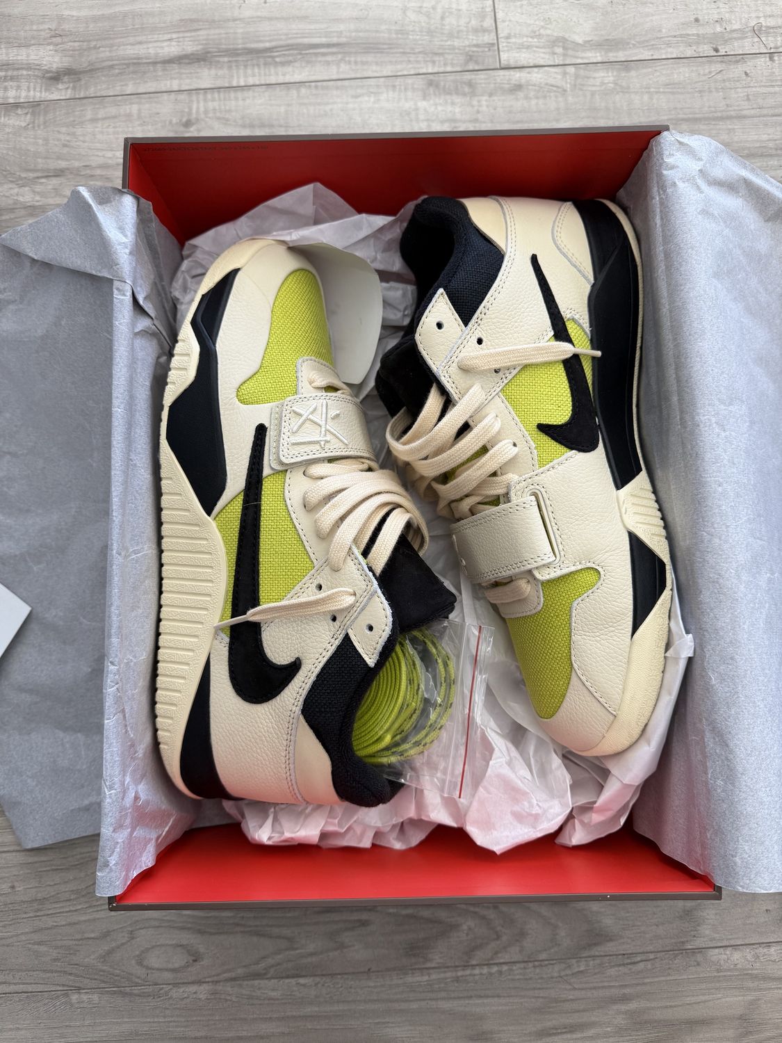 TRAVIS SCOTT CACTUS JACK LIME GREEN, USED WITH BOX: 11