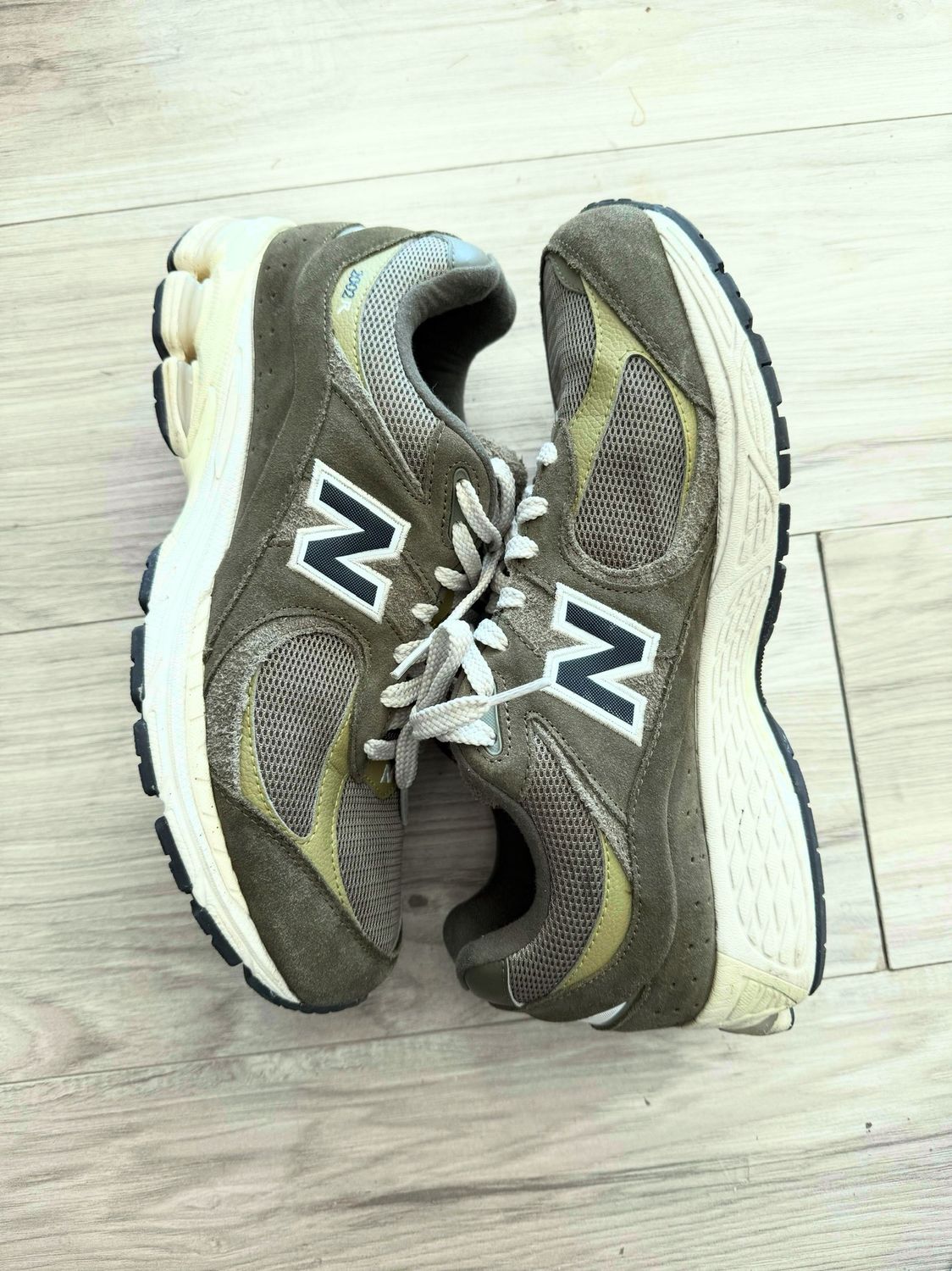 NEW BALANCE 2002R OLIVE, USED NO BOX: 11