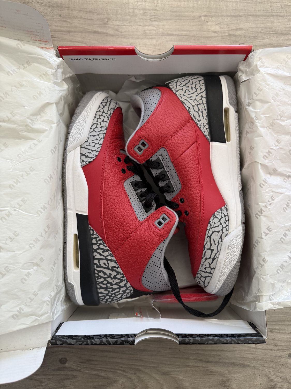 JORDAN 3 RED UNITE, USED WITH BOX: 5.5Y