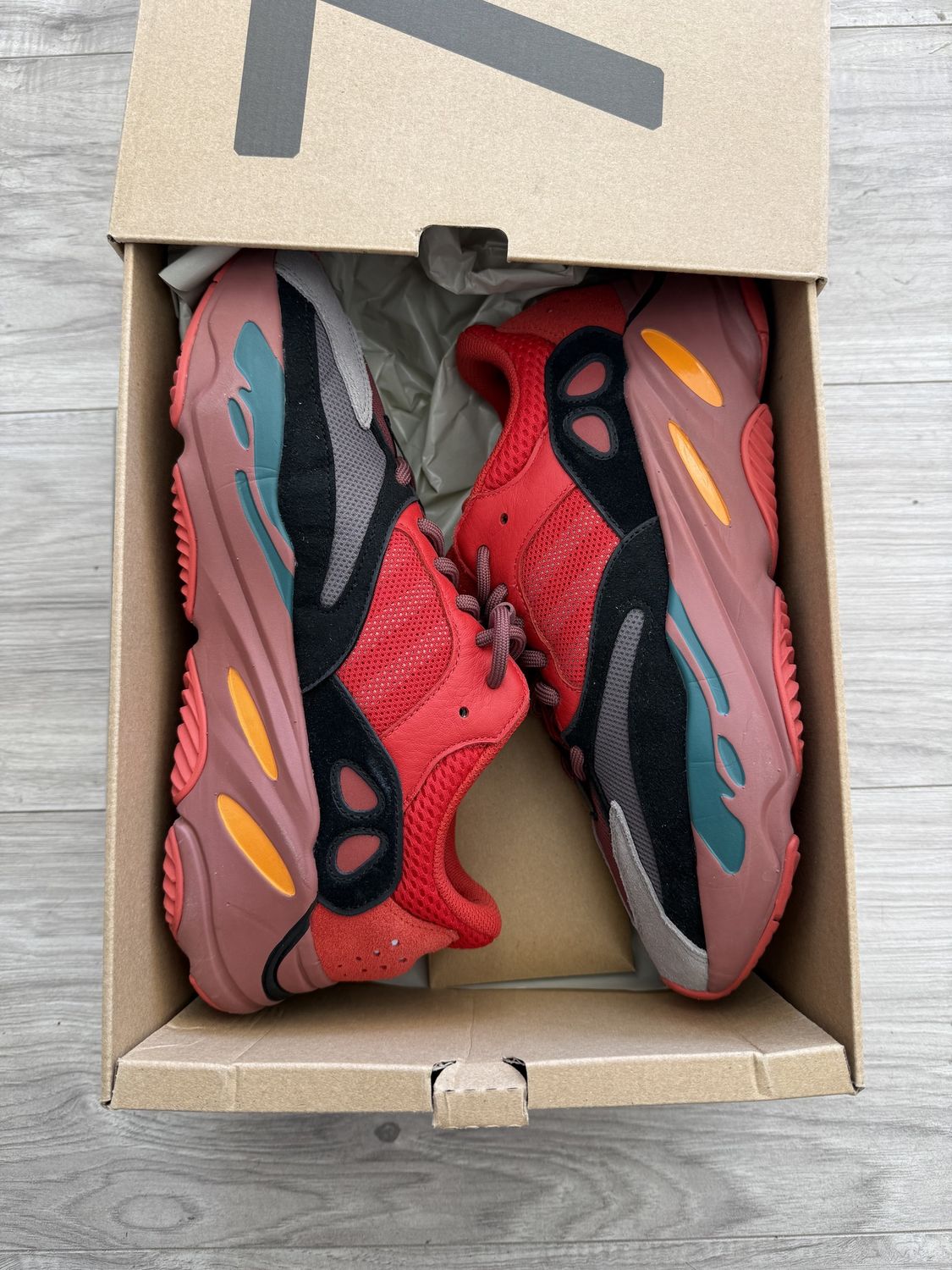 YEEZY 700 HI-RES RED, USED WITH BOX: 9.5