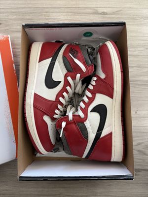 JORDAN 1 LOST AND FOUND TRIED ON