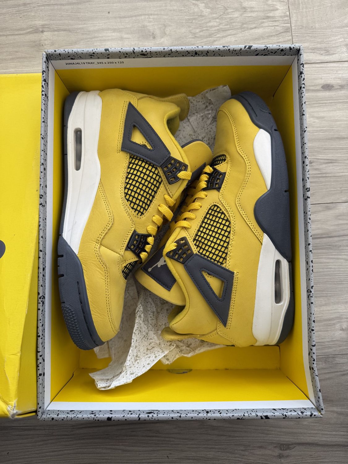 JORDAN 4 LIGHTNING  -1 INSOLE, USED: 9.5