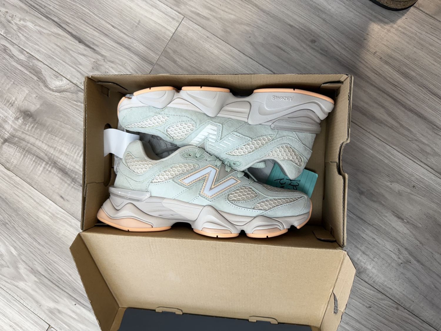 NEW BALANCE 9060 MUSHROOM