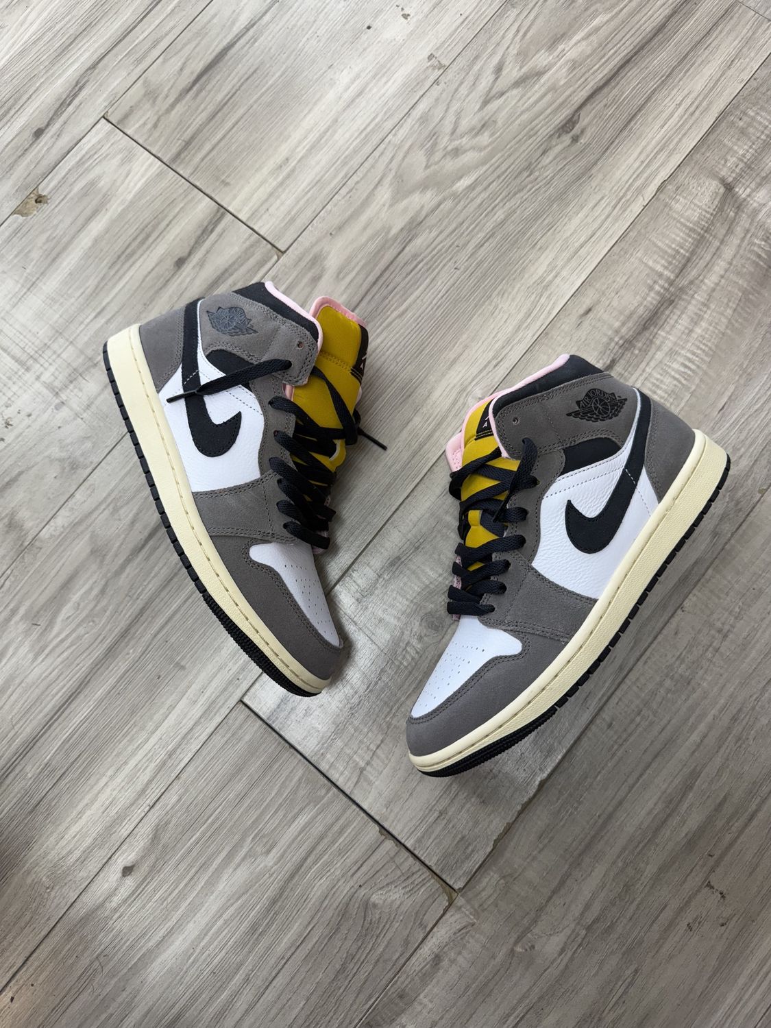 JORDAN 1 MID BROWN YELLOW 8