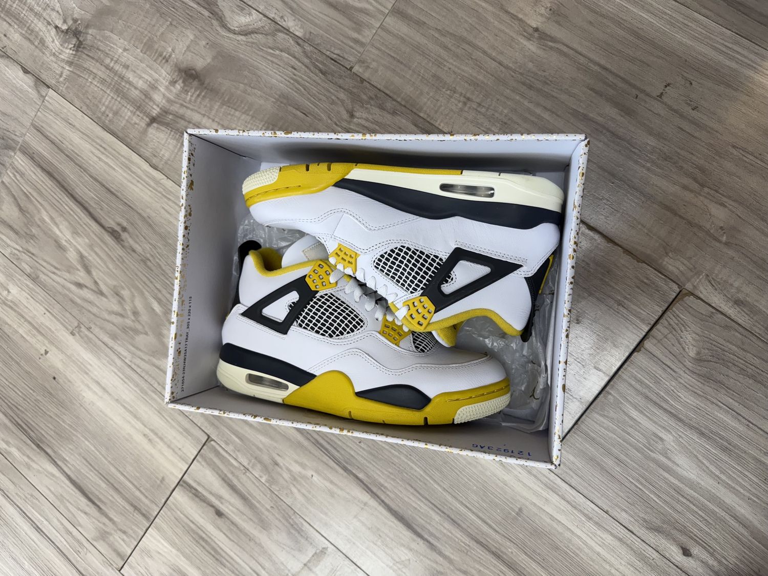 JORDAN 4 YELLOW SULFUR (WOMEN'S)