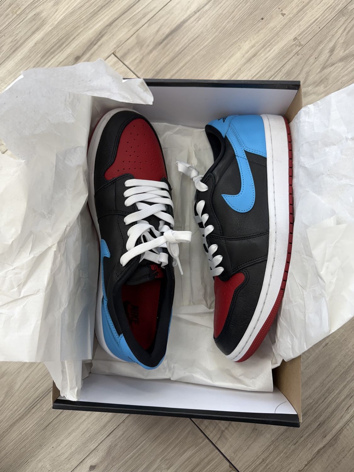 JORDAN 1 LOW NC TO CHI