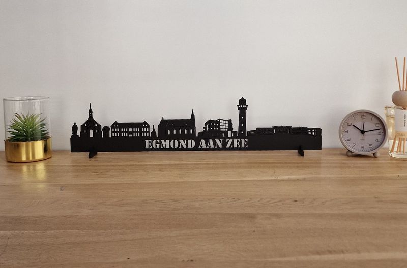 Skyline Egmond Aan Zee – 55 cm | Zwart MDF