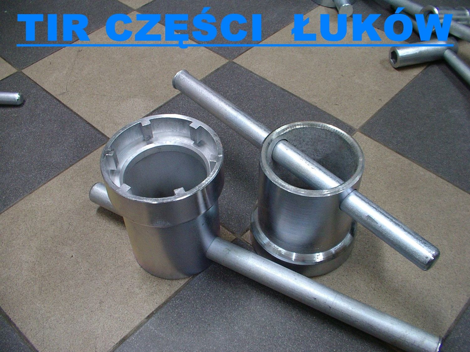 KLUCZ NASADKA MAN TGA 6 ZĘBNY RUROWY Z PRZETYCZKĄ