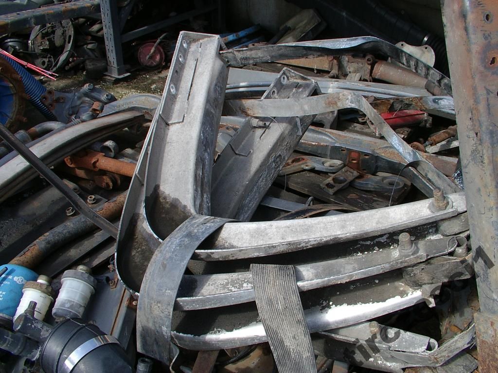 ŁAPA WSPORNIK ZBIORNIKA PALIWA VOLVO F FH 12 TIR