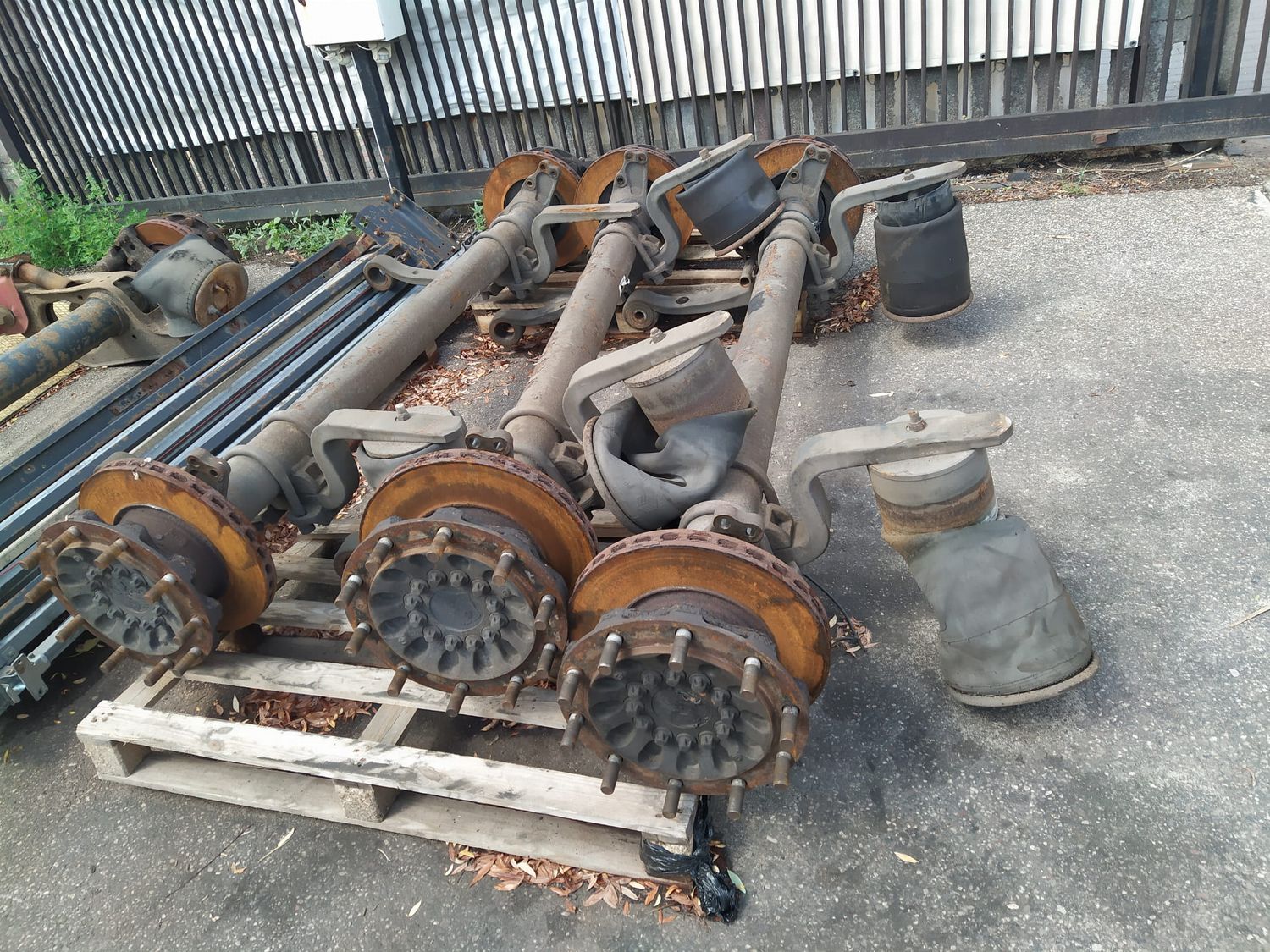 RESOR OŚ GIGANT 639072 00639072 F217Z092ZR75 PRAWY