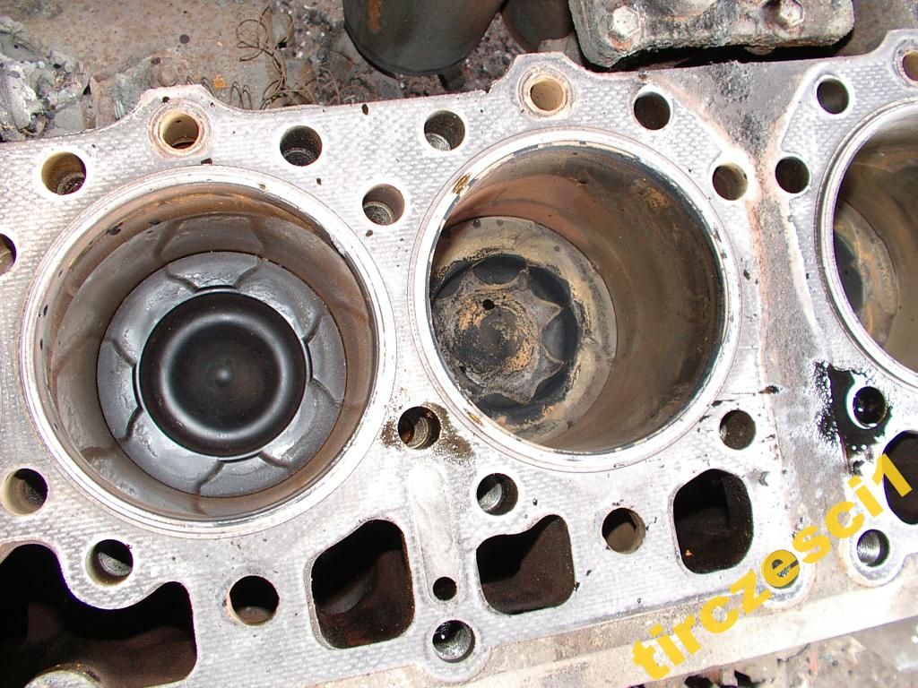 TŁOK KORBOWÓD CZĘŚCI SILNIKA RENAULT MAGNUM MAC