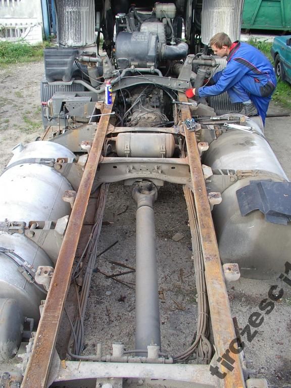 WAL NAPEDOWY PEDNY VOLVO FH SKRZYNIOWY TIR LUKOW