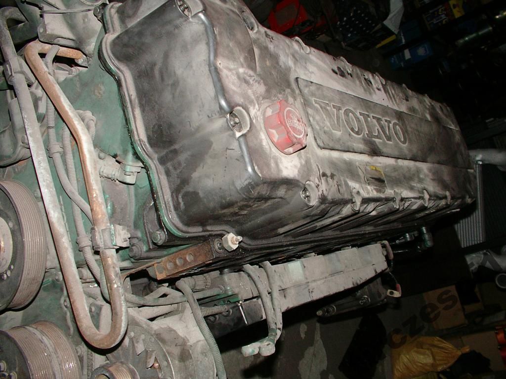 POKRYWA TRUMNA ZAWOROW DO VOLVO FH D12C z 2001 r.