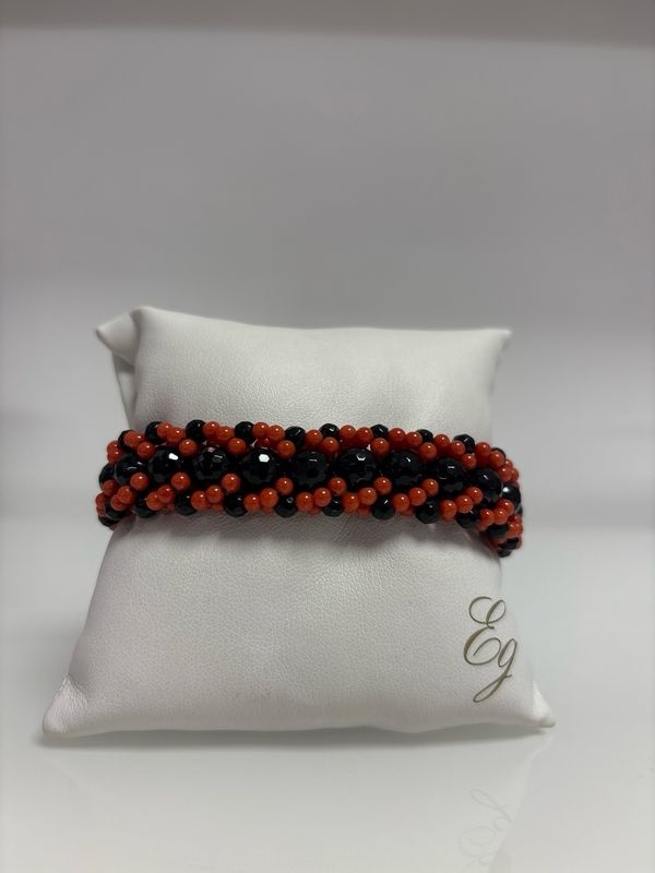 Bracciale in corallo mediterraneo e Agata nera sfaccettata