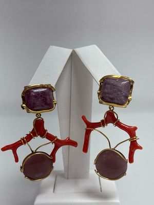 Orecchini in argento, 925 rodiati color oro con asta levigata e rami di corallo mediterraneo