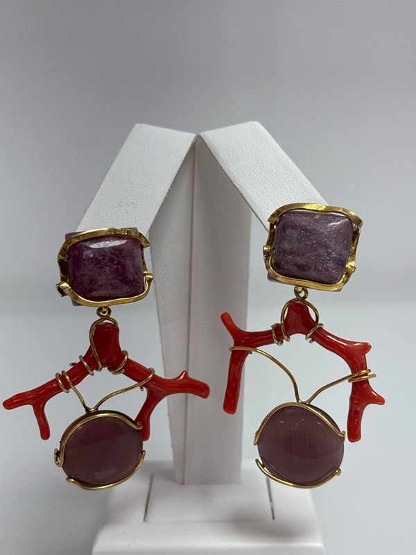 Orecchini in argento, 925 rodiati color oro con asta levigata e rami di corallo mediterraneo