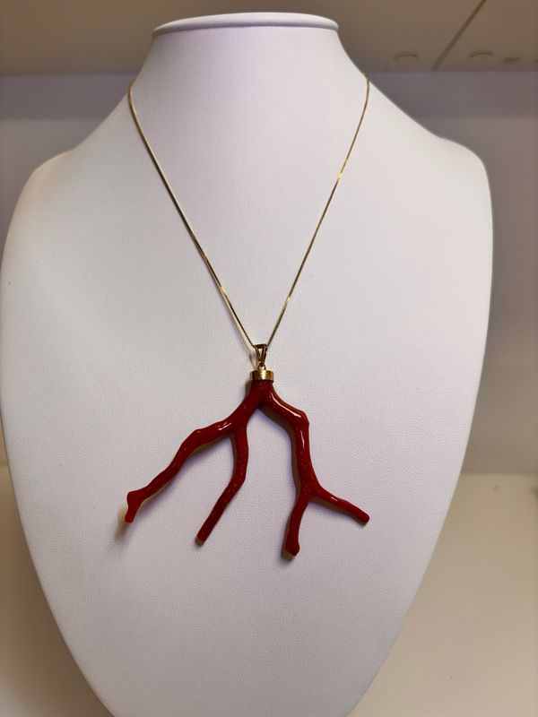 Collana con ramo di corallo mediterraneo montato in argento 925