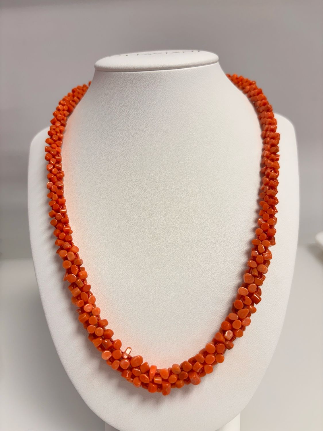 Collana in corallo mediterraneo e chiusura in argento 925