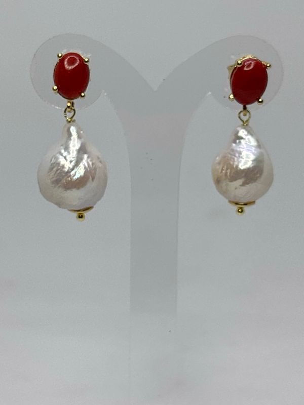 Orecchini in argento, 925 color oro con corallo Mediterraneo e perle barocche