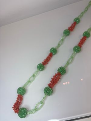 Collana lunga 90 cm con cristalli verdi e coralli mediterranei