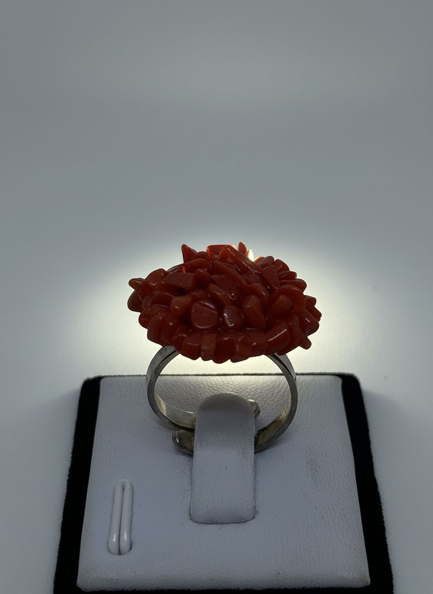 Anello regolabile in argento, 925 e scagliette di corallo Mediterraneo