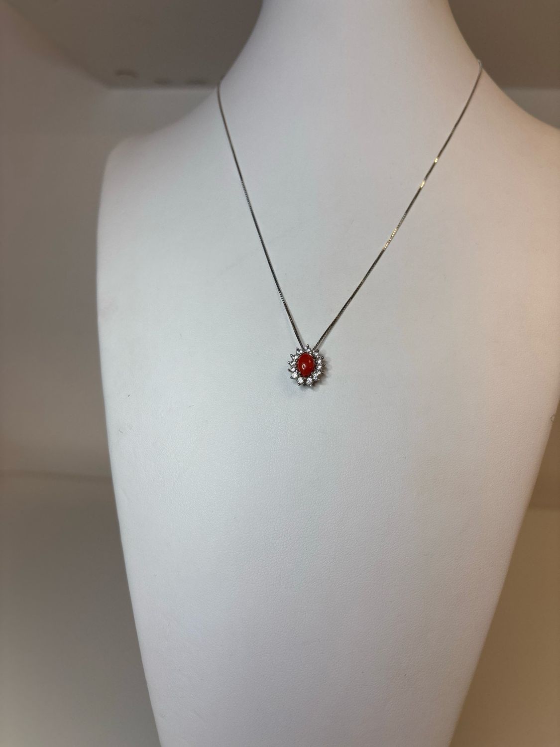 Collana in argento 925 con zirconi e corallo Mediterraneo.