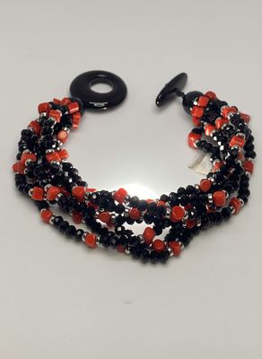 Bracciale a sette fili in corallo mediterraneo, Agata nera ed ematite