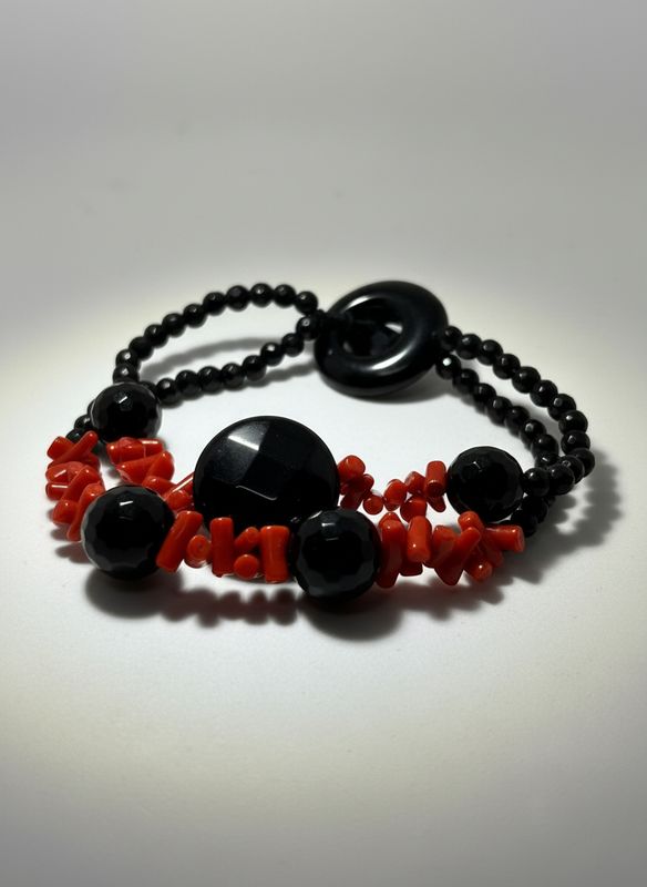 Bracciale con corallo Mediterraneo e Agata nera
