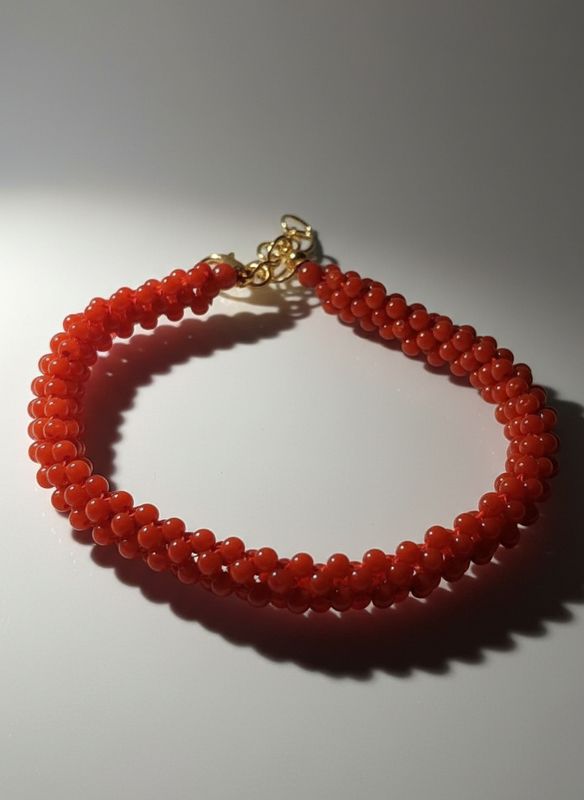 Bracciale in corallo mediterraneo in tessuto