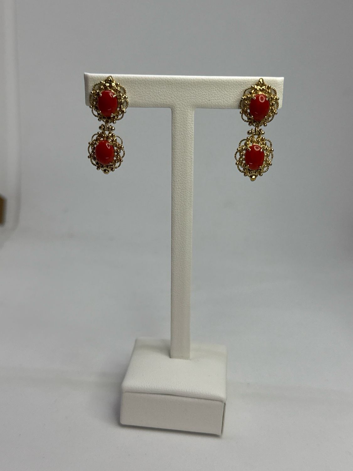 Orecchini in corallo mediterraneo montati in argento 925 placcati oro