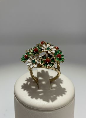 Anello in argento, 925 radiato in oro con smalti e coralli.