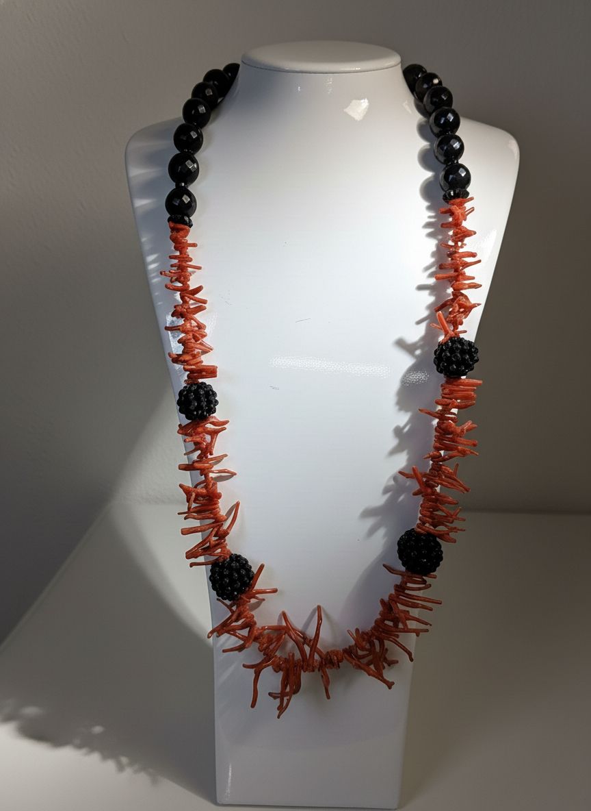 Collana con frange di corallo mediterraneo e Agata sfaccettata