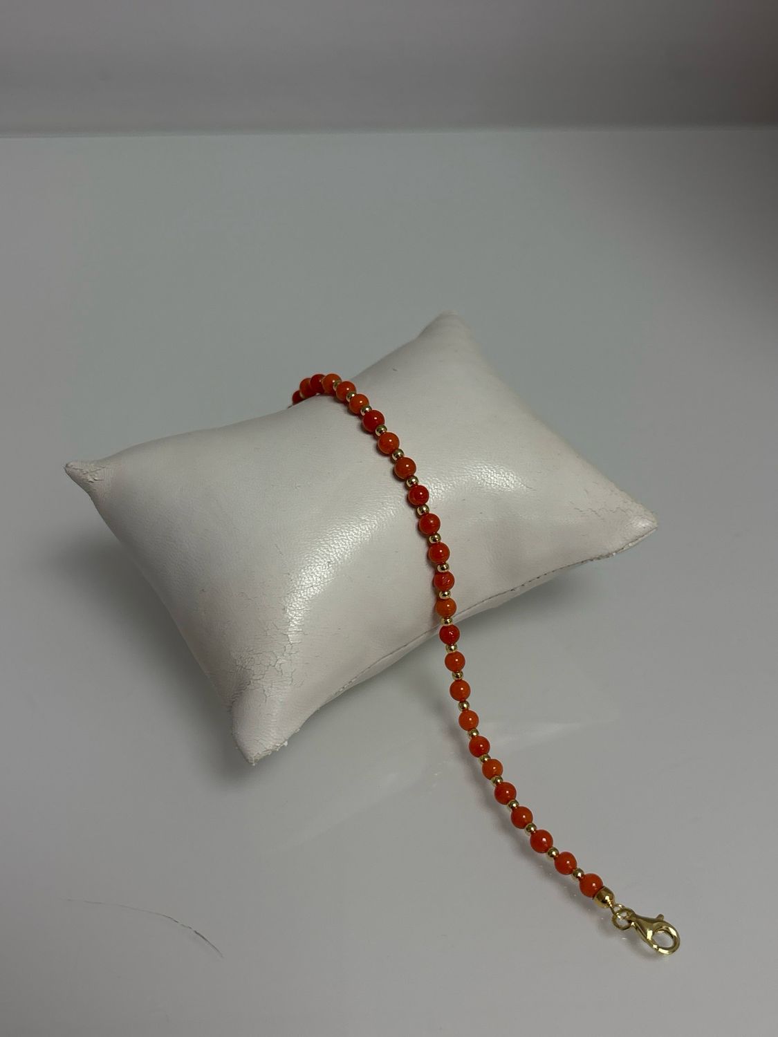 Bracciale in corallo mediterraneo e argento 925 placcato oro
