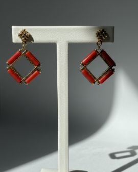 Orecchini con corallo mediterraneo montati in argento 925