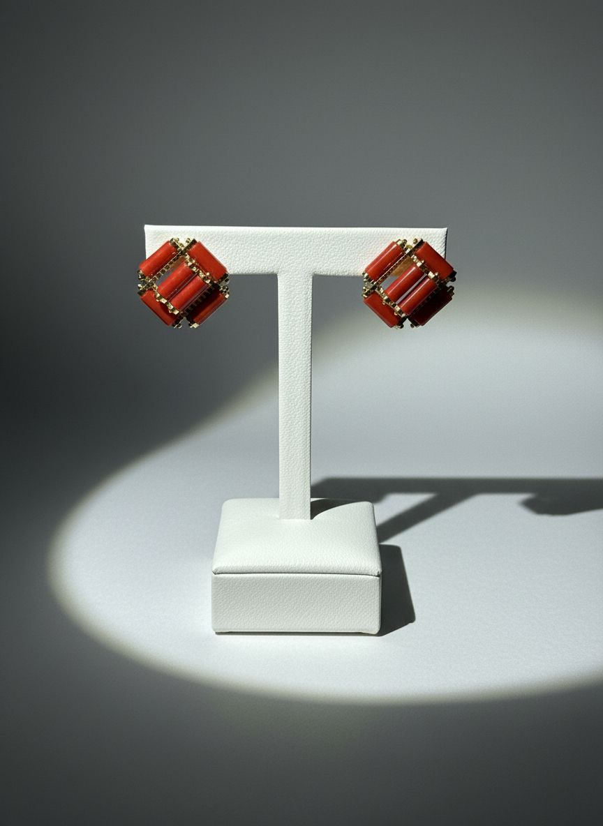 Orecchini in corallo mediterraneo montati in argento 925 placcati oro