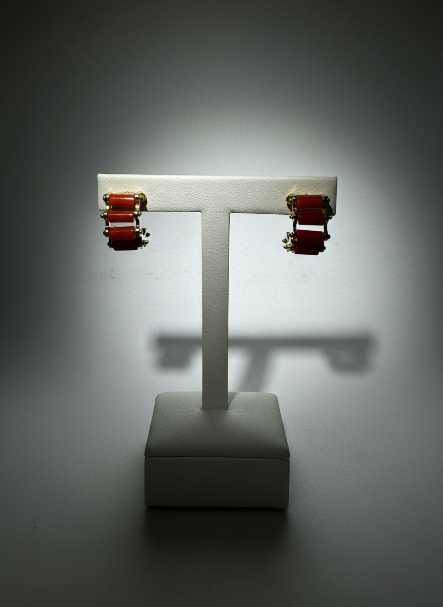 Orecchini in corallo mediterraneo montati in argento 925 placcati oro