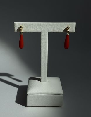 Orecchini in corallo mediterraneo montati in argento 925 con zirconi