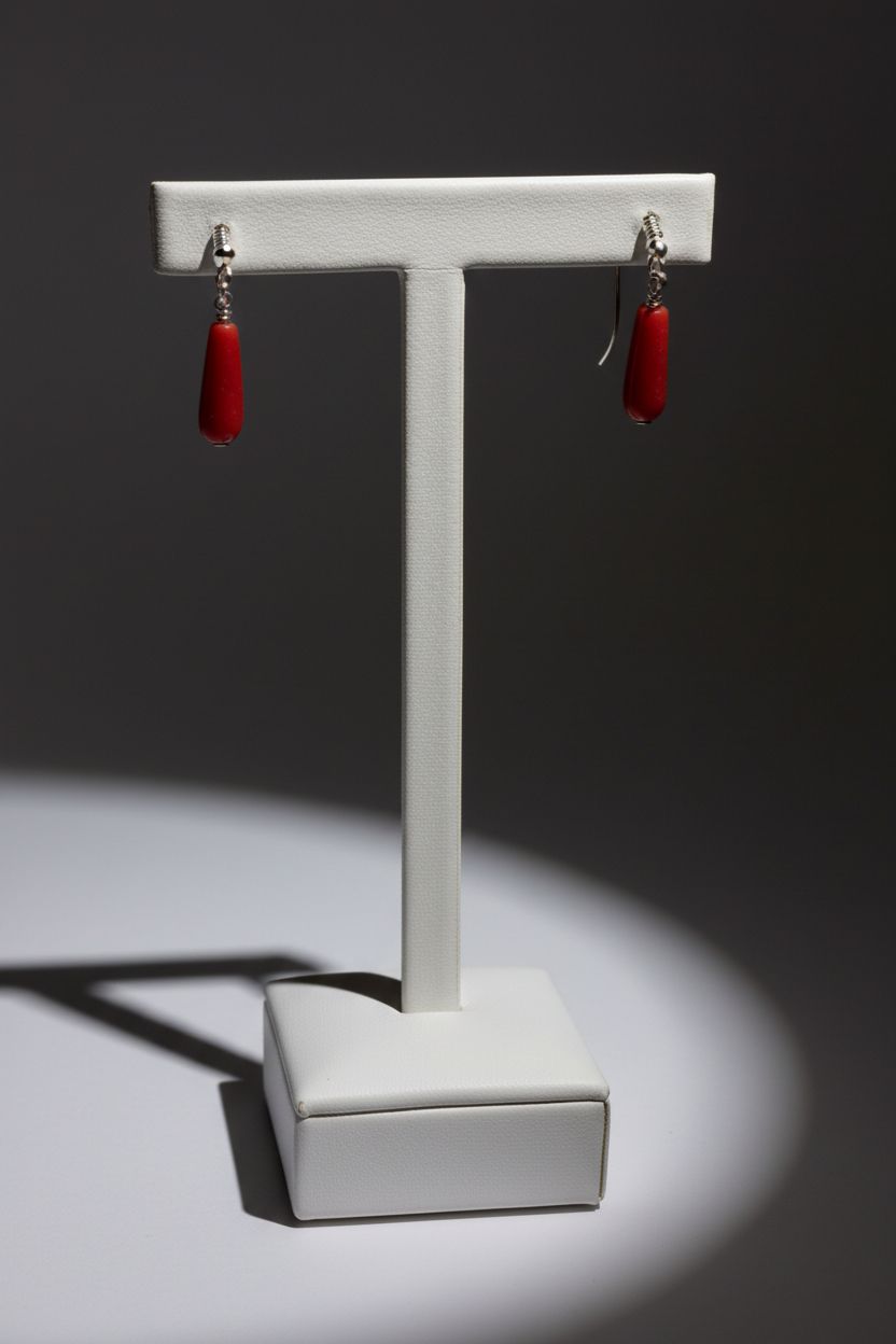 Orecchini in corallo Mediterraneo montati in argento 925 con zirconi