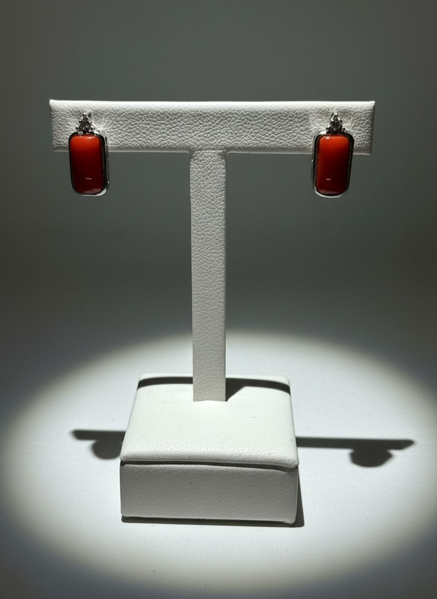 Orecchini in corallo Mediterraneo montati in argento 925 e zirconi