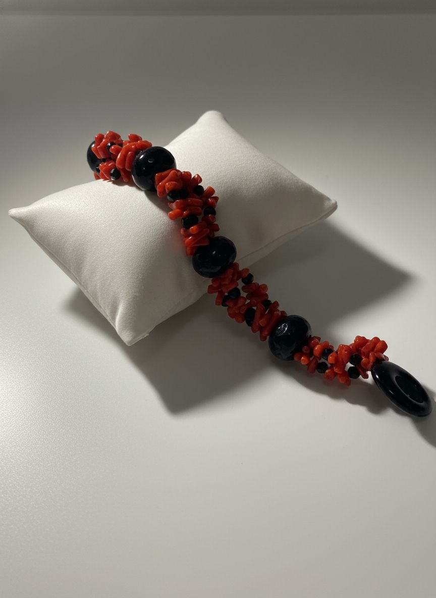Bracciale in corallo mediterraneo e agata nera