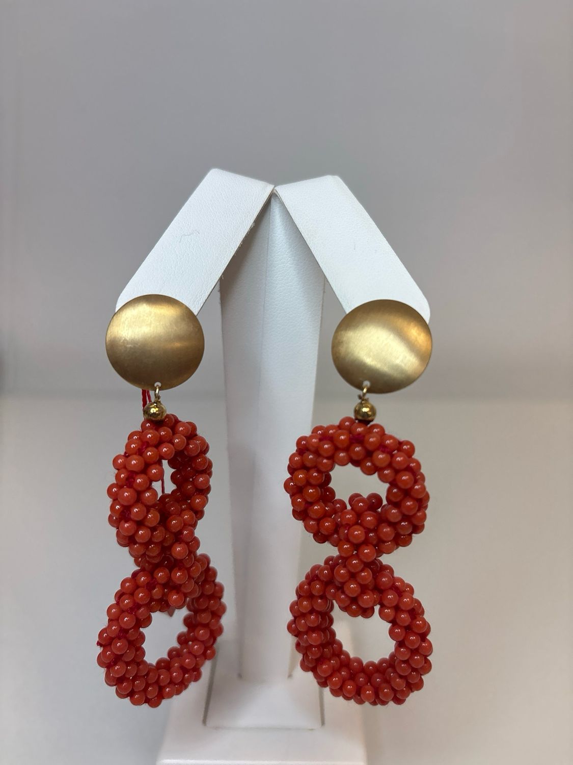 Orecchini in argento 925 e coralli mediterranei.