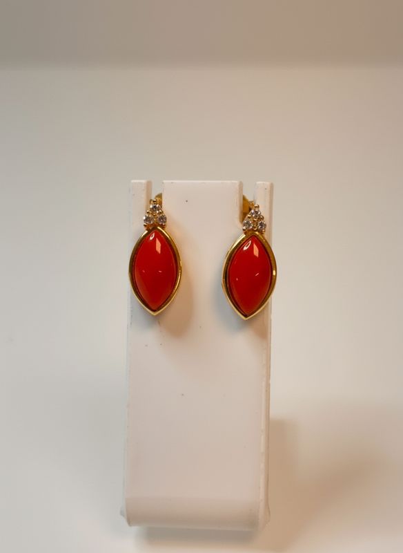Orecchini in corallo mediterraneo montati in argento 925